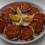 vegan lahmacun tarifi-fındık lahmacun nasıl yapılır-kaç kalori-ev yapımı