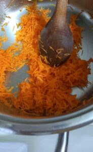 Domates ve Havuç Soslu Makarna Tarifi