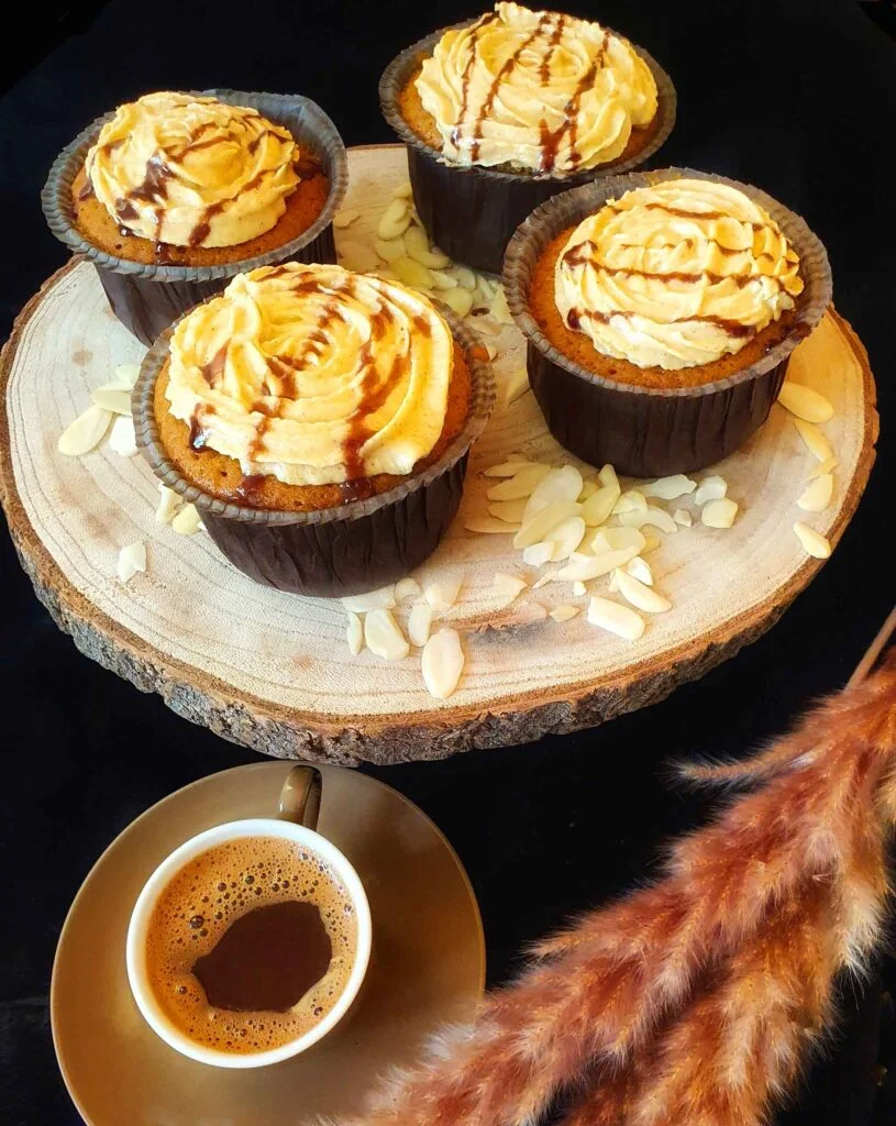 muffin-tarifi-karamelli-muffin-yapimi-nasil-yapilir-kac-kalori-nefis-1001yemektarifi-kolay-puf-noktasi