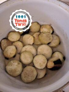 Fırında Tavuklu patlıcan yapımı