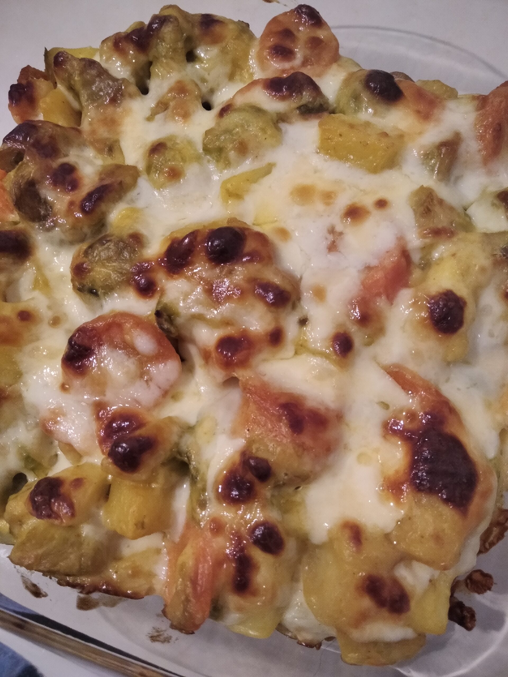 Fırında Beşamel Soslu Brüksel Lahanası, Patates ve Havuç Yemeği