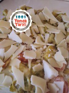 Fırında Beşamel Soslu Brüksel Lahanası, Patates ve Havuç Yemeği