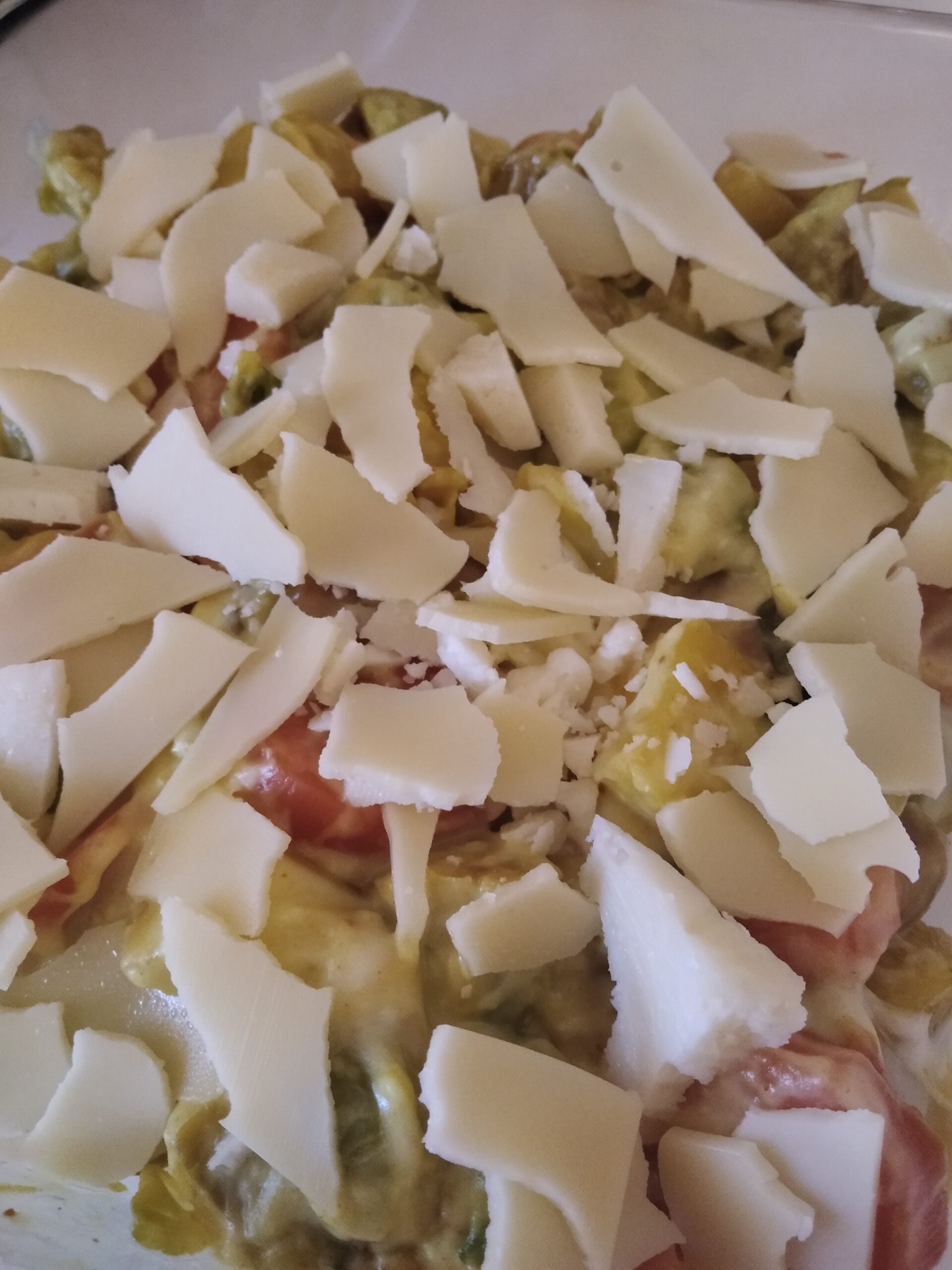 Fırında Beşamel Soslu Brüksel Lahanası, Patates ve Havuç Yemeği