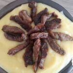 patates-puresi-yataginda-edana-eti-julyen-biftek-bonfile-tarifi-yapimi-1001yemektarifi-2