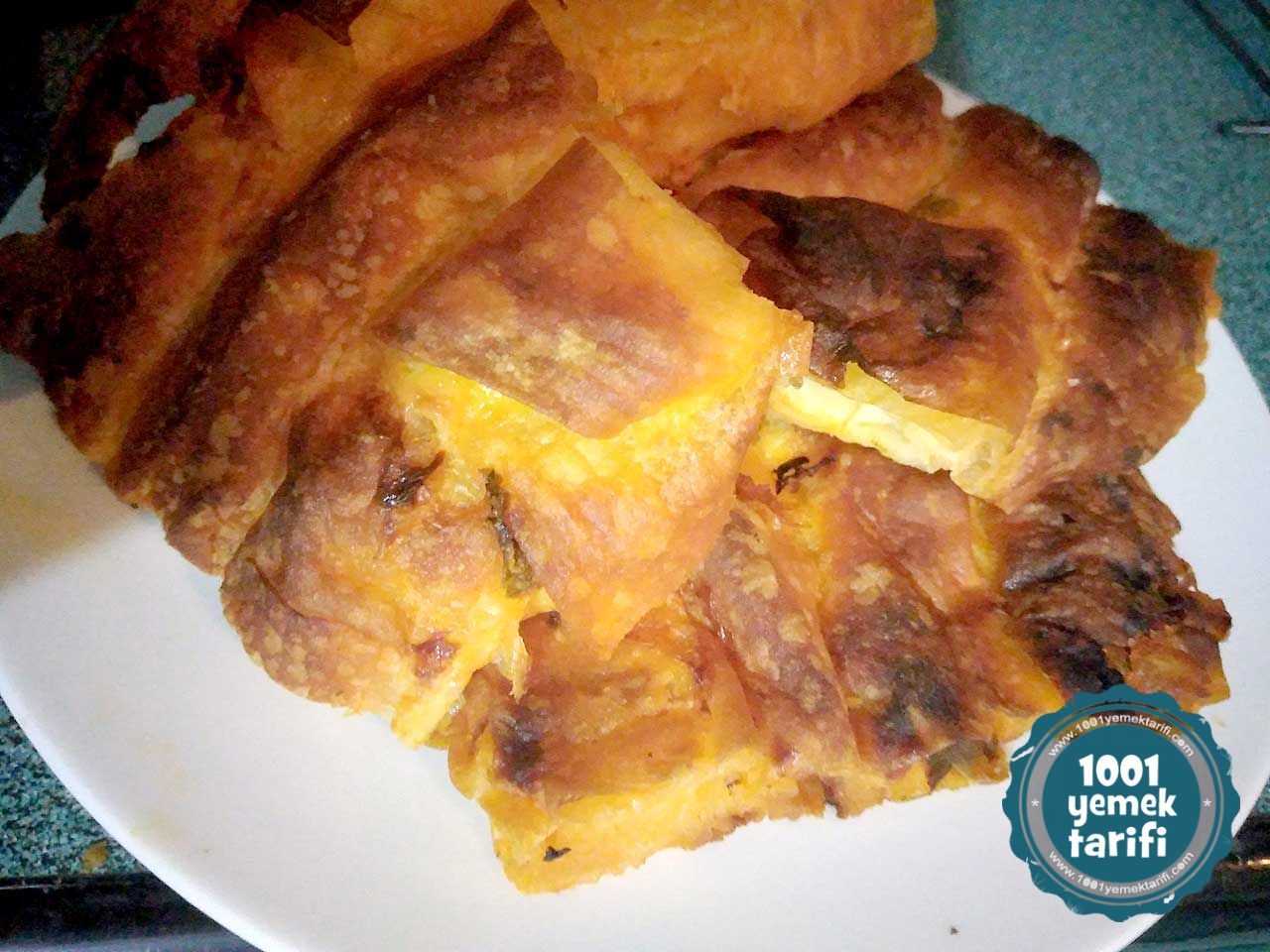Pırasalı Börek Tarifi 1001YemekTarifi Pırasalı Börek Tarifi 1001YemekTarifi