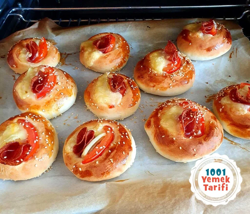 Mini pizza-pogaca-tarifi-nasil-yapilir