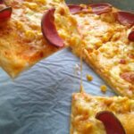 pizza-tarifi-kolay-pizza-yapimi-puf-noktasi-ev-yapimi-karisik-pizza-nasil-yapilir-kac-kalori-1001yemektarifi-2