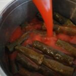 salca soslu yaprak sarmasi tarifi yapimi