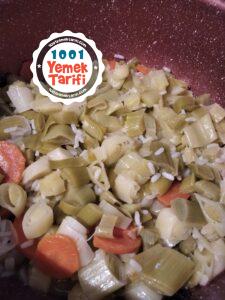 Zeytinyağlı Pırasa Yemeği Tarifi