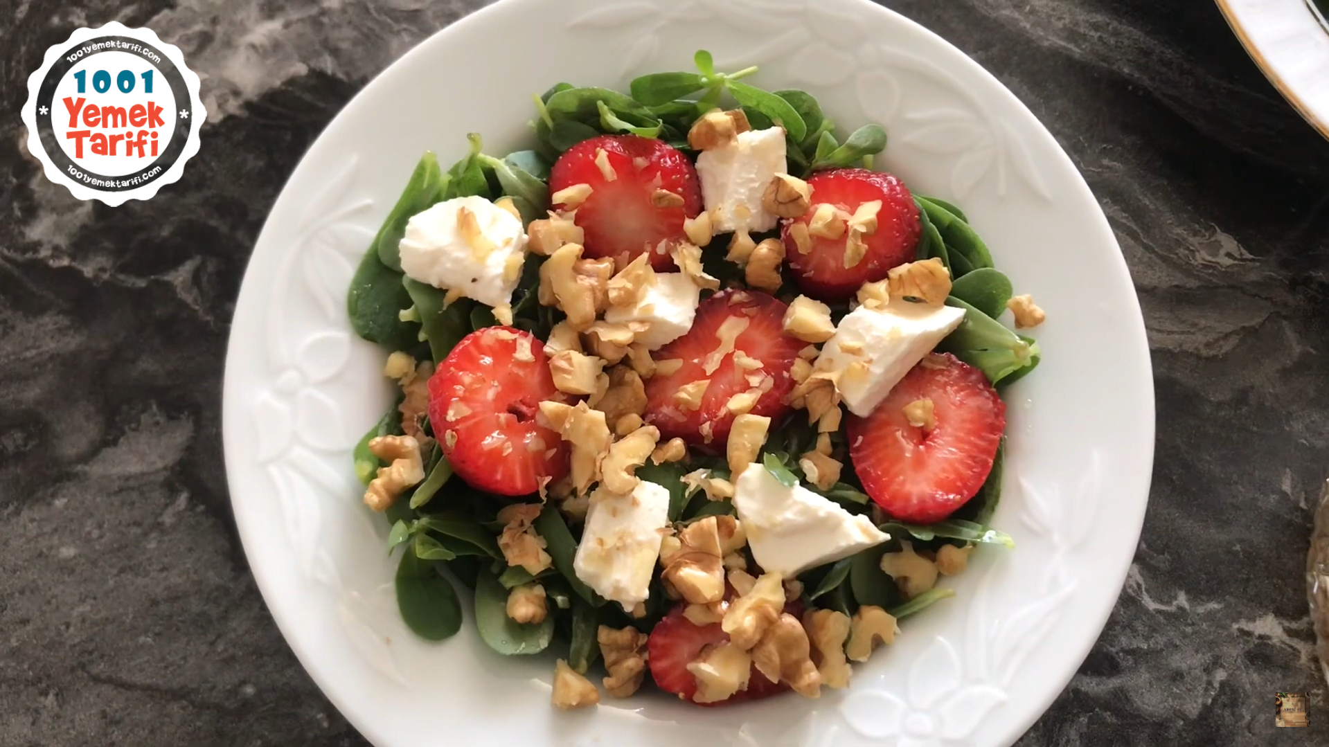 Pratik Semizotu Salatası Nasıl Yapılır