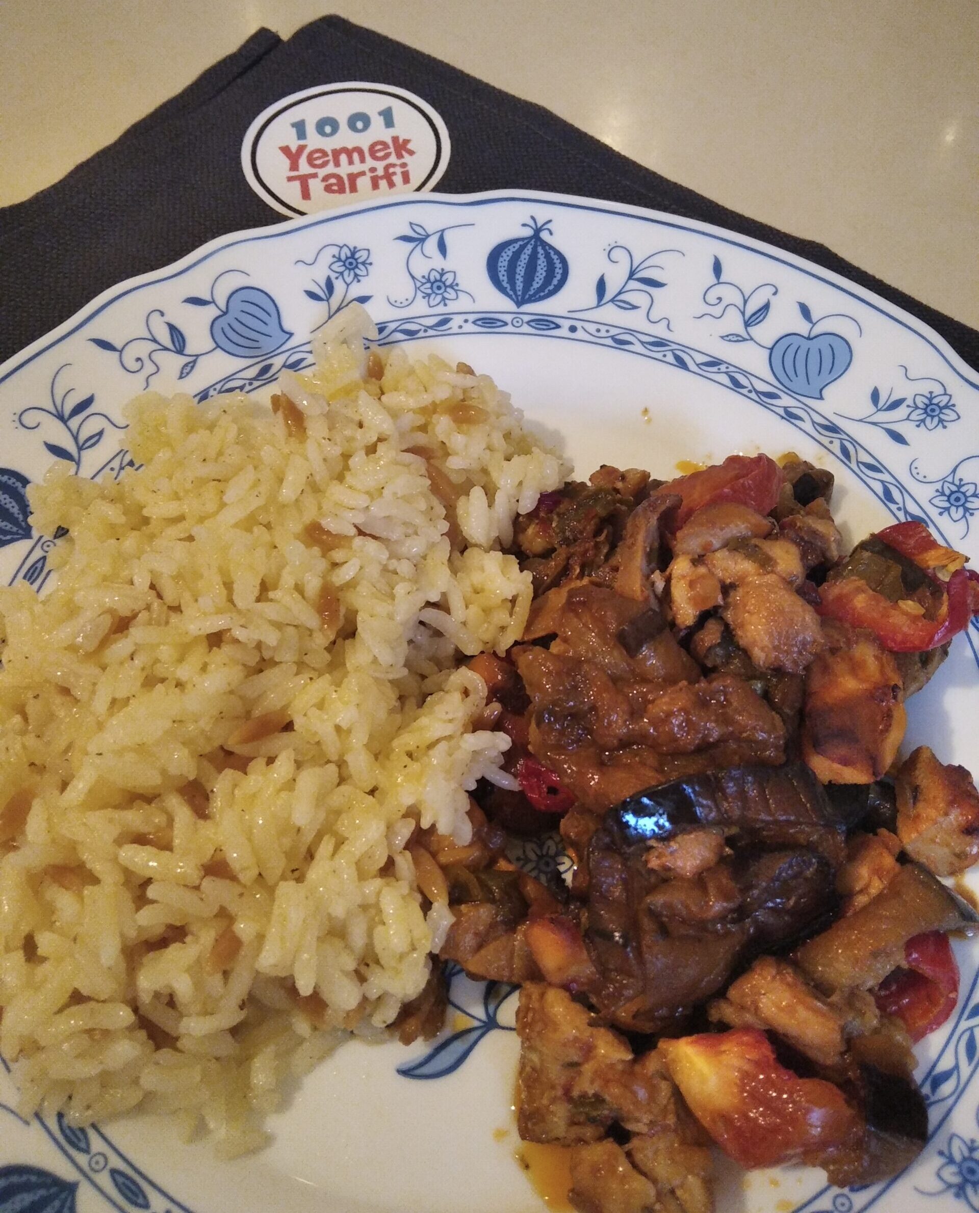 Fırında Tavuklu Patlıcan Yemeği