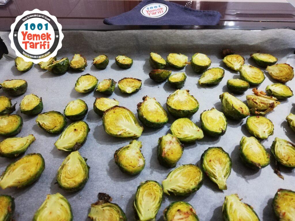 Vegan Tarif: Fırında Brüksel Lahanası