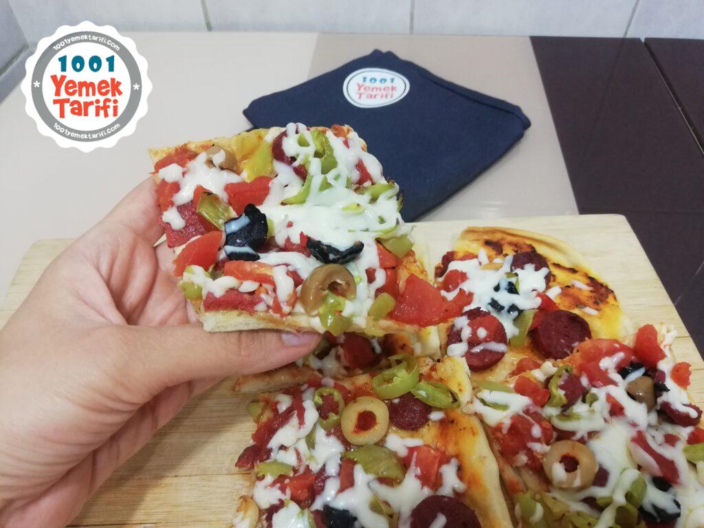 Ev Yapımı Karışık Pizza Tarifi