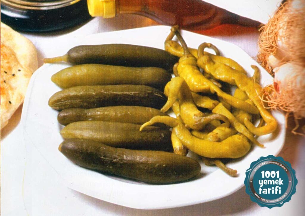 tursu-yapimi-kornison-salatalik-ve-biber-tursusu-tarifi-nasil-yapilir-tursu-neden-bozulur-sert-kutur-kutur-tursu-kac-kalori-1001yemektarifi
