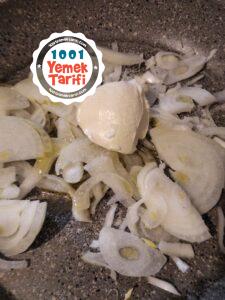 Zerdeçallı Mantar Kavurması