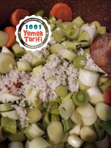 Zeytinyağlı Pırasa Yemeği Tarifi