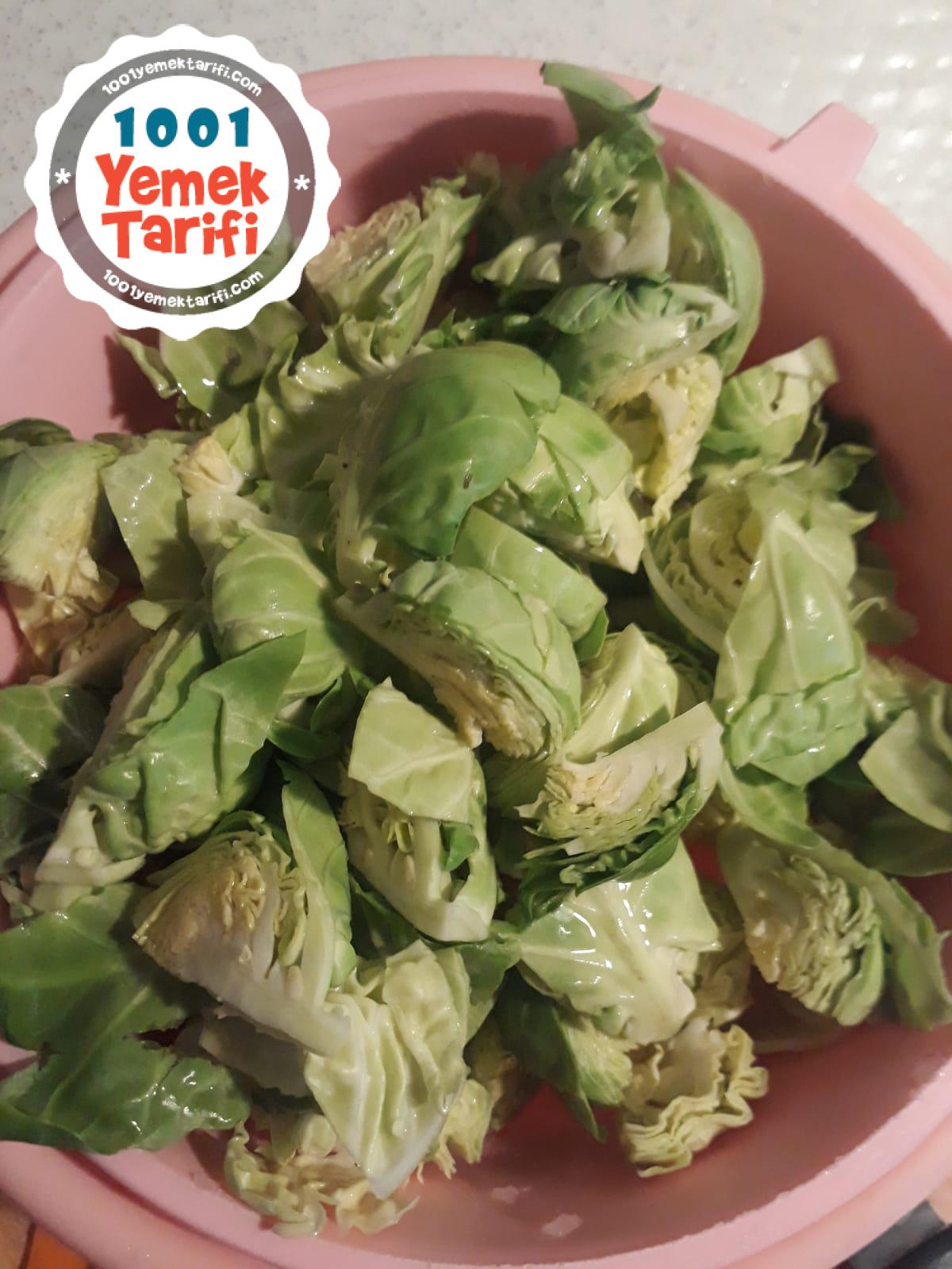 Zeytinyağlı Brüksel Lahanası Yemeği